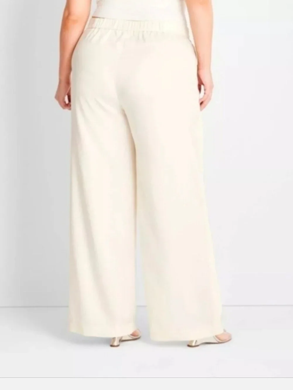 future Collective Women's Mid-rise Sarong Wide Leg Pants With Jenee Cream 2X